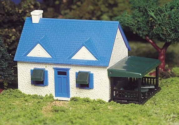 Bachmann Plasticville Classic Kit - Cape Cod House -- HO 1 Bachmann Plasticville Classic Kit - Cape Cod House -- HO