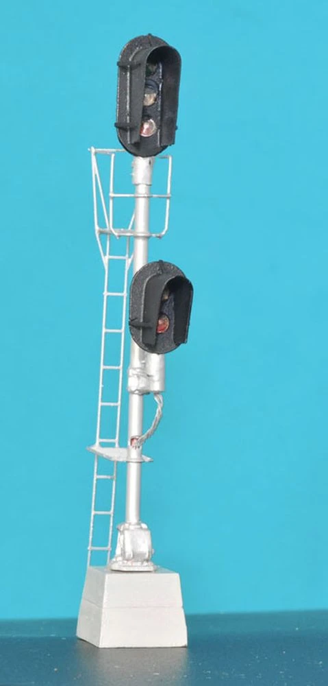 Details West General Railway Signal Style D 2-Headed Style D Block Signal - Assembled -- 3-Over-2 1 Details West General Railway Signal Style D 2-Headed Style D Block Signal - Assembled -- 3-Over-2