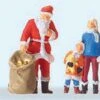 Preiser Kg Holiday -- Santa Claus W/Children - HO