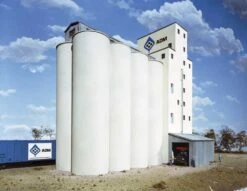 Walthers Cornerstone Elevator Add-on Silos -- Kit - (9 X 4-1/2 X 9") - HO