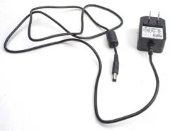 Walthers Walthers Layout Control System -- 2-Amp, 12-Volt Filtered DC Power Supply