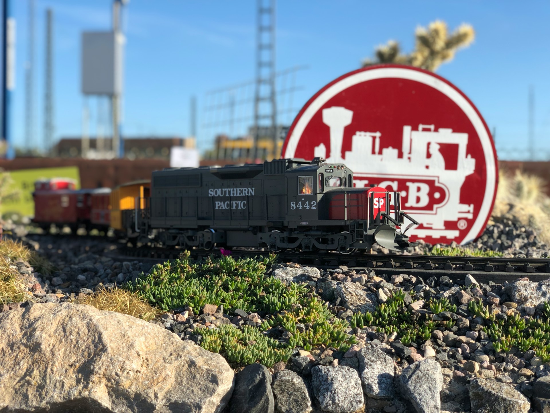 Model Train Toys -Model Train Toys bernd dittrich oMIaaIMcIg unsplash